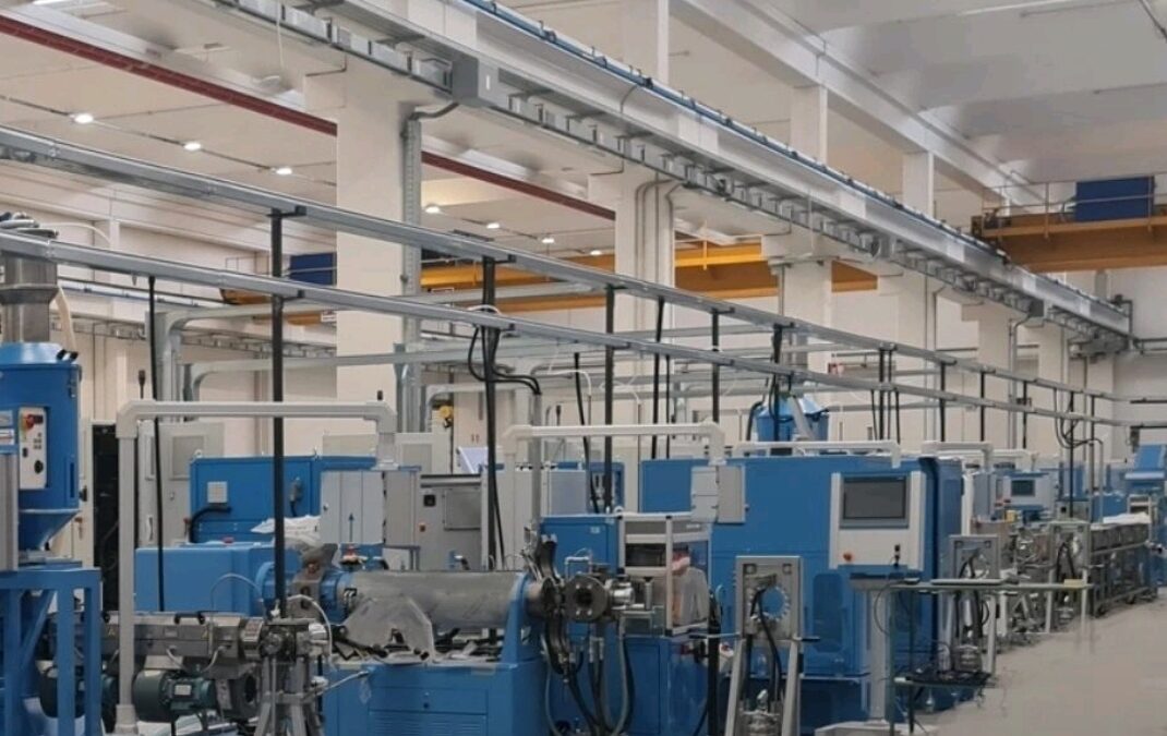 Fuel hose line for automotive industry